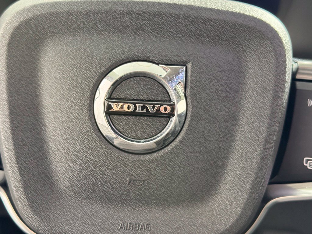Certified 2024 Volvo XC40 B5 Core AWD/4WD image 31