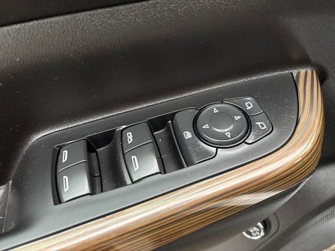 Used 2023 GMC Acadia SLE w/ Driver Convenience Package image 13