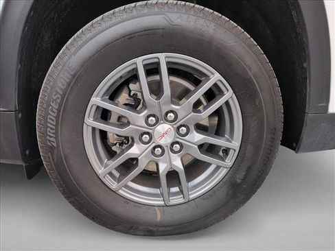 Used 2025 GMC Acadia Elevation image 25