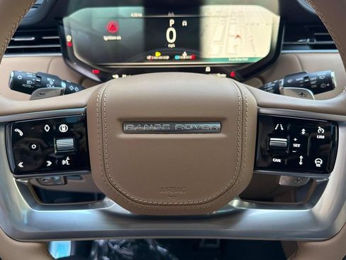 New 2026 Land Rover Range Rover Long Wheelbase SE AWD/4WD image 17