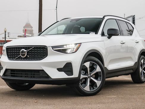 New 2026 Volvo XC40 B4 Core w/ Climate Package image 1