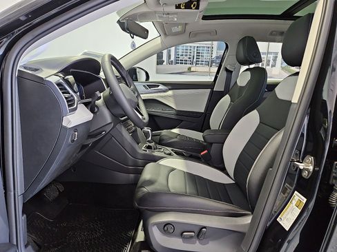 New 2026 Volkswagen Taos SEL AWD/4WD image 16