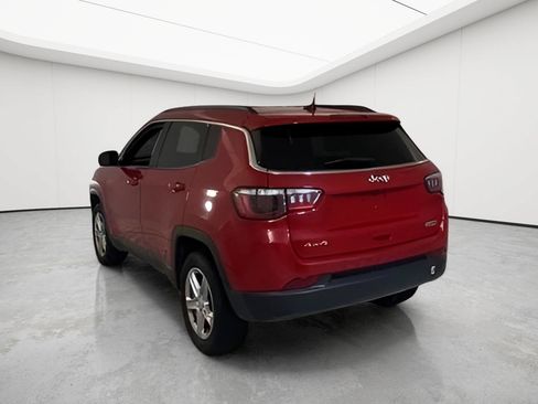 Used 2024 Jeep Compass Latitude AWD/4WD image 11