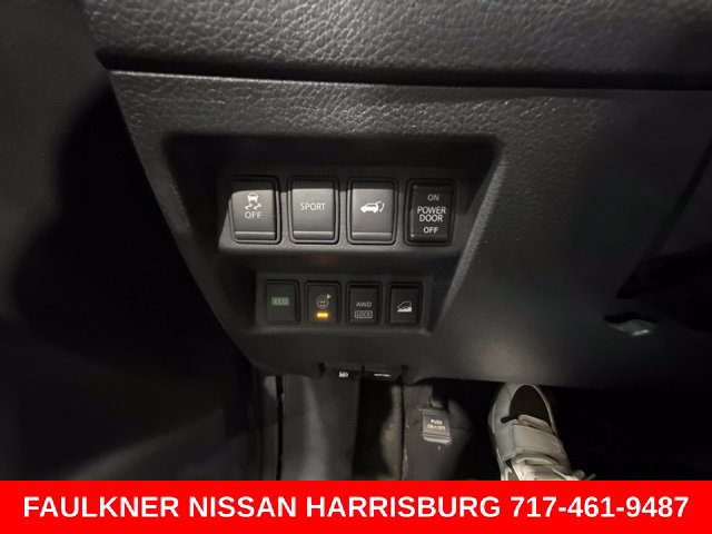 Used 2016 Nissan Rogue SV w/ SV Premium Package AWD/4WD image 11