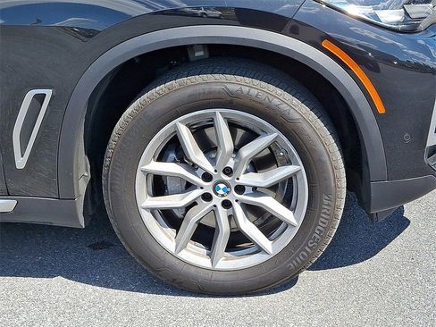 Used 2022 BMW X5 xDrive40i w/ Premium Package image 11