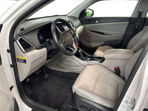 Used 2017 Hyundai Tucson Sport image 9