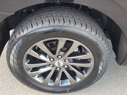 Used 2021 Ford Expedition Max Limited image 19