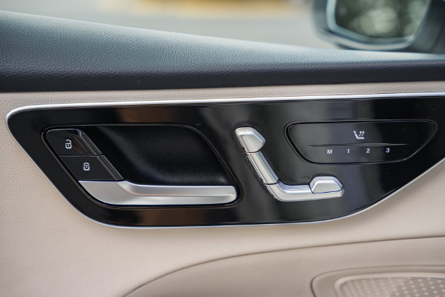 Certified 2023 Mercedes-Benz C 300 4MATIC Sedan image 38
