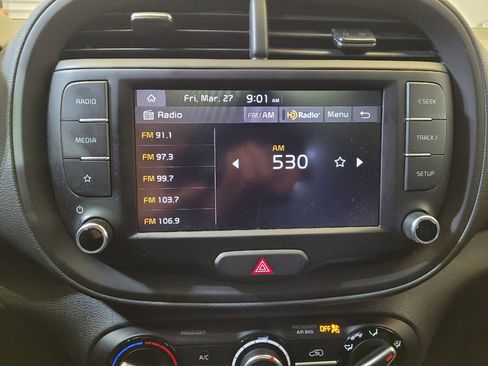 Used 2025 Kia Soul LX w/ LX Technology Package image 25