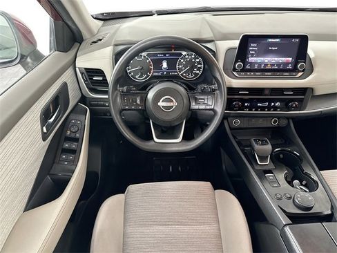 Used 2023 Nissan Rogue SV image 10