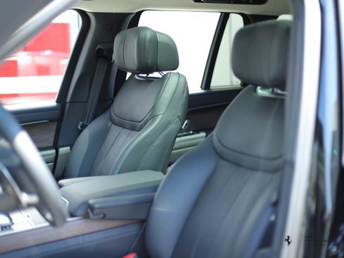 Used 2025 Land Rover Range Rover Autobiography image 29