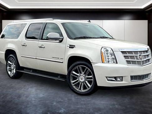 Used 2013 Cadillac Escalade ESV Platinum AWD/4WD image 1