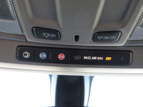Used 2021 Chevrolet Silverado 1500 LT AWD/4WD image 34