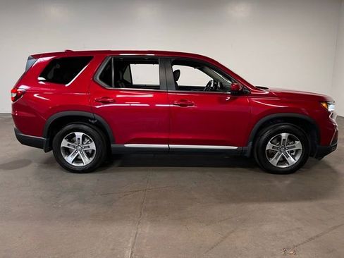 Used 2024 Honda Pilot EX-L image 2