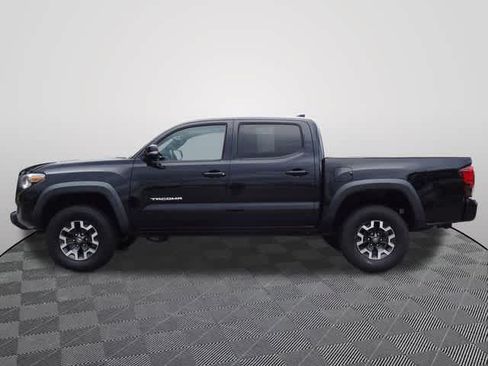Used 2019 Toyota Tacoma TRD Off-Road w/ Technology Package AWD/4WD image 2
