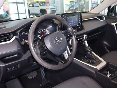 Used 2021 Toyota RAV4 XLE AWD/4WD image 17