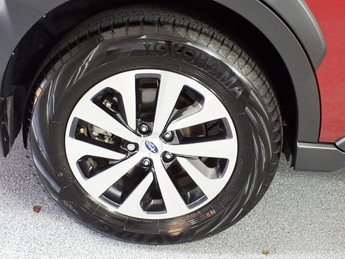 Used 2025 Subaru Outback Premium w/ Popular Package #1A AWD/4WD image 6