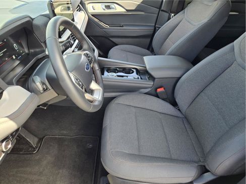 Used 2026 Ford Explorer Active RWD image 13