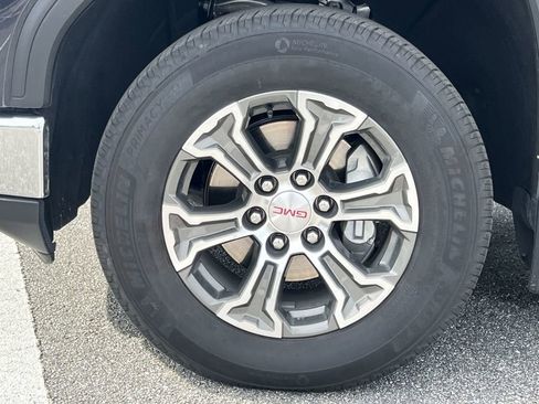 Used 2025 GMC Sierra 1500 SLT image 10