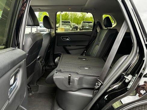 Used 2025 Nissan Rogue Platinum w/ Platinum Premium Package AWD/4WD image 32