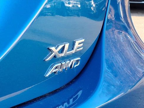 Used 2020 Toyota Camry XLE image 4