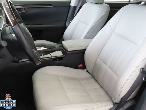 Used 2018 Lexus ES 300h w/ Luxury Package FWD image 11