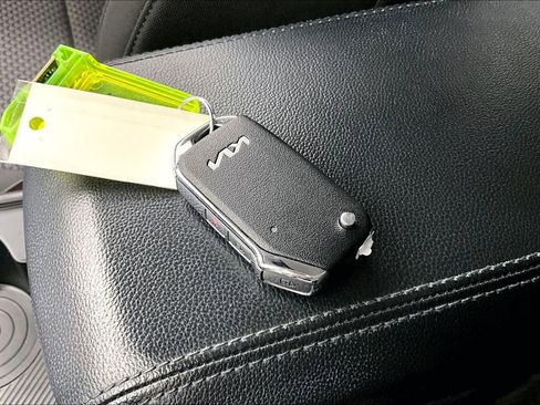 Used 2023 Kia Sportage LX image 13