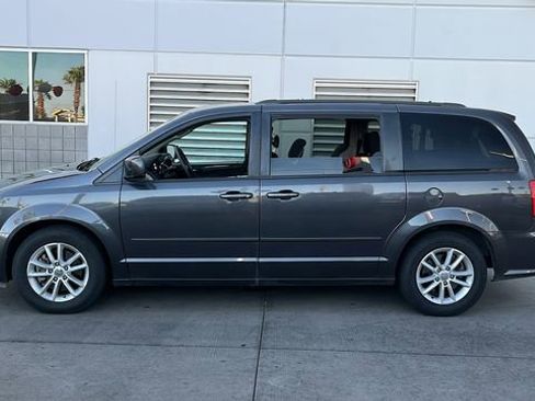 Used 2016 Dodge Grand Caravan SXT w/ Rear Park Assist Package FWD image 3