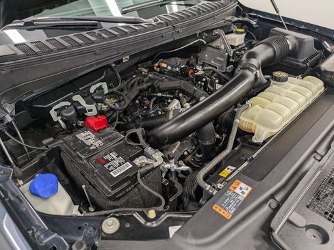 Used 2023 Ford Expedition XLT image 30