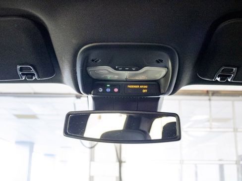 Used 2024 Chevrolet Colorado Z71 w/ Z71 Convenience Package 2 image 20