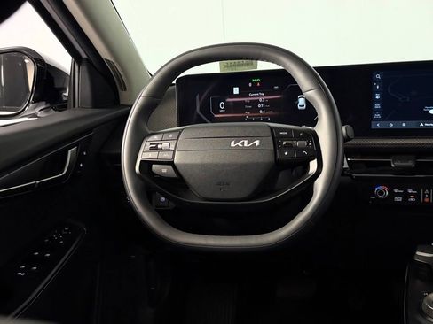 Used 2025 Kia EV6 Wind RWD image 13