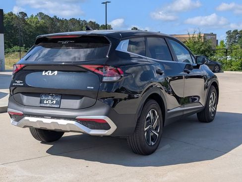 Used 2025 Kia Sportage LX FWD image 5