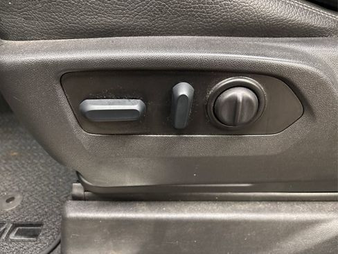 Used 2022 GMC Sierra 3500 Denali image 41