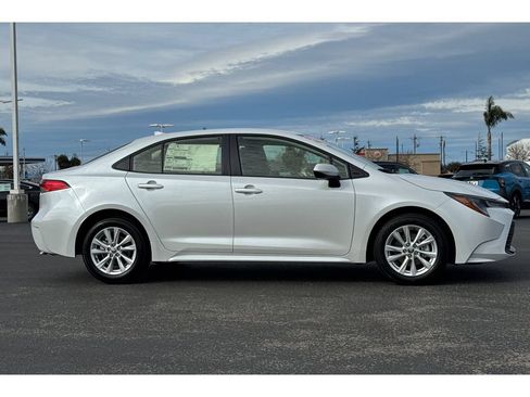 Used 2026 Toyota Corolla LE w/ LE Premium Package FWD image 3