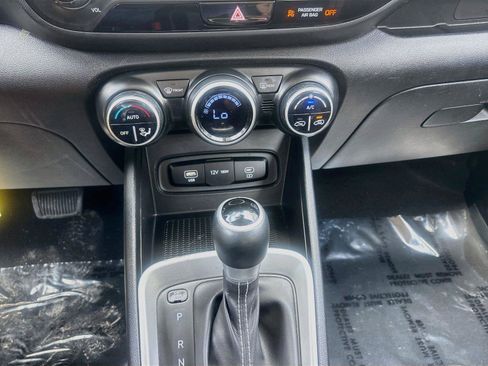 Used 2023 Hyundai Venue SEL w/ Cargo Package FWD image 11