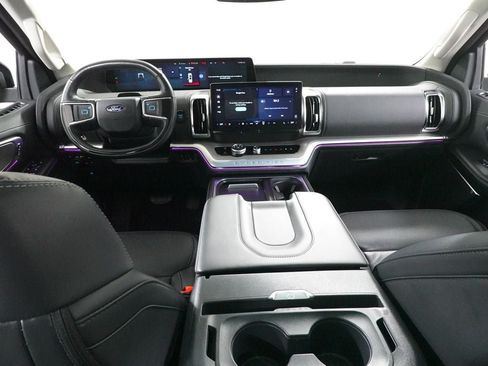 Certified 2025 Ford Expedition Platinum AWD/4WD image 16