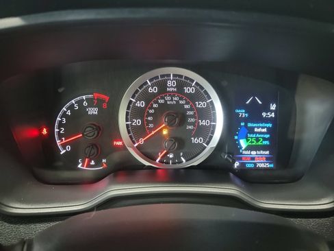Used 2021 Toyota Corolla SE FWD image 18