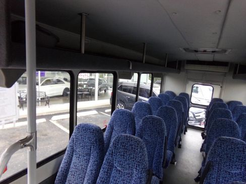 Used 2012 Ford E-450 and Econoline 450 Super Duty w/ Shuttle Bus Prep Pkg image 13