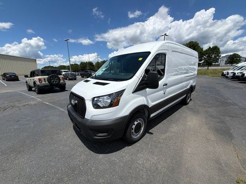 New 2026 Ford Transit 250 148 Medium Roof w/ Load Area Protection Package RWD image 18