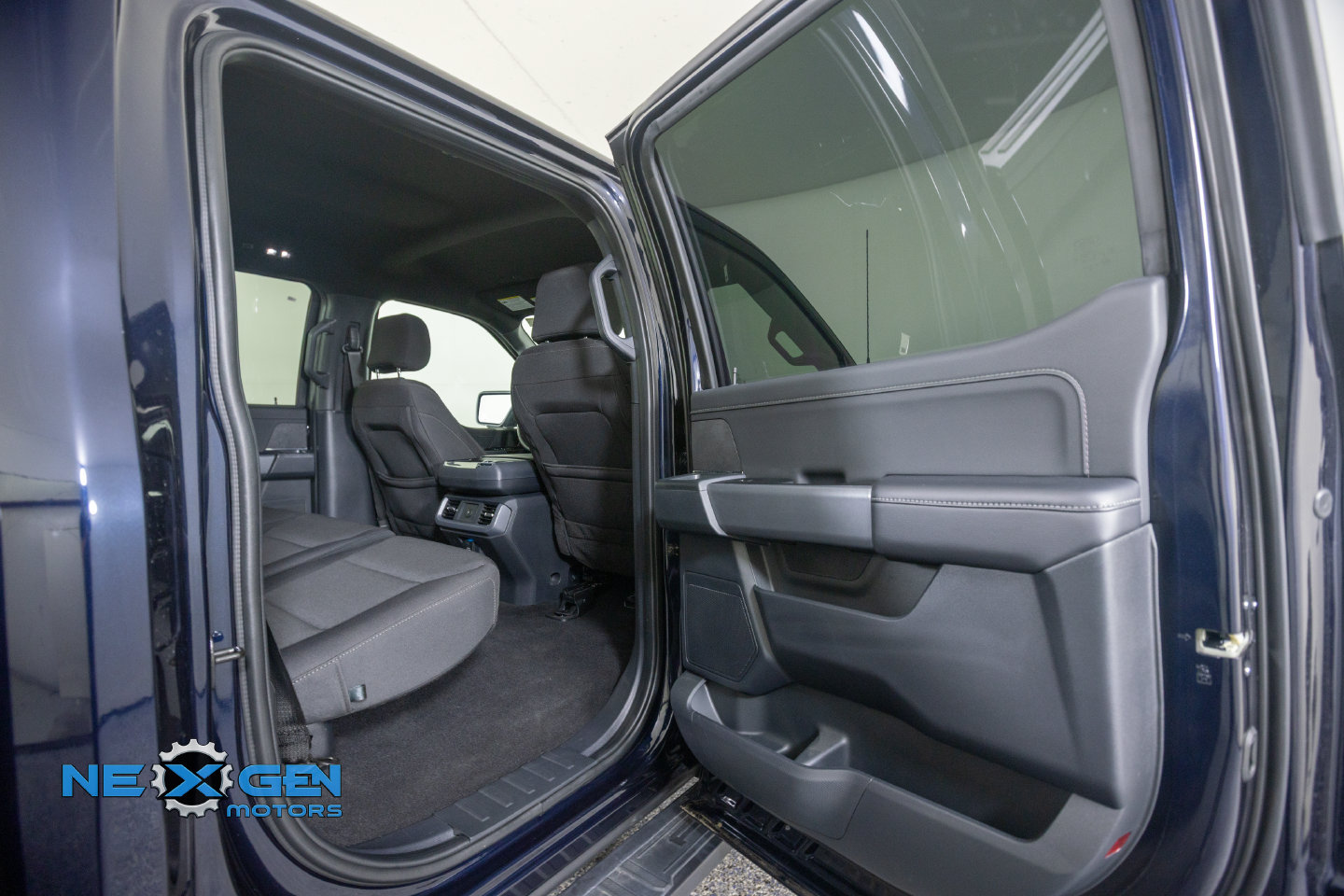 Used 2025 Ford F150 XLT w/ Equipment Group 302A MID AWD/4WD image 41