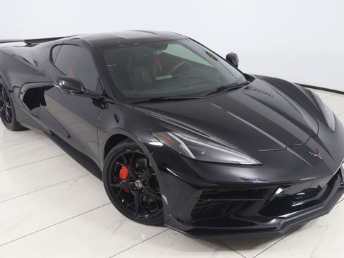 Used 2021 Chevrolet Corvette Stingray Premium Cpe w/ Z51 Performance Package RWD image 24