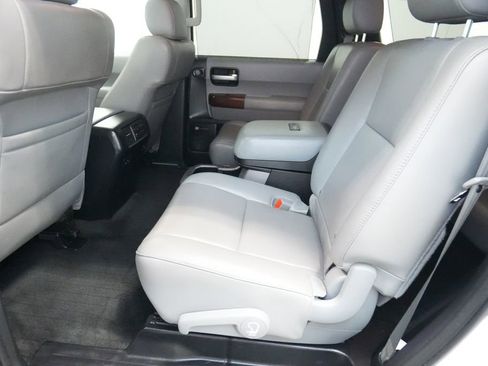 Used 2013 Toyota Sequoia Platinum image 19