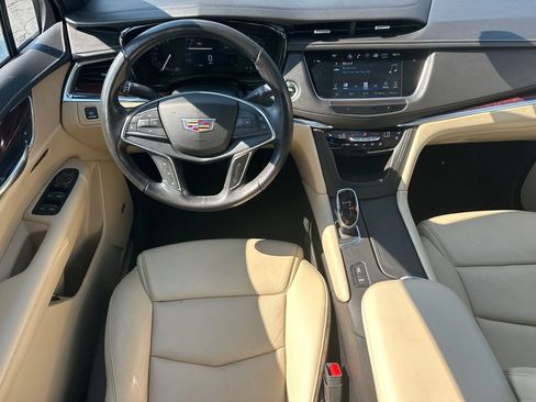 Used 2018 Cadillac XT5 Premium Luxury FWD image 23