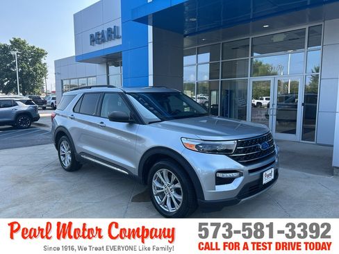 Used 2021 Ford Explorer XLT w/ Equipment Group 202A AWD/4WD image 1