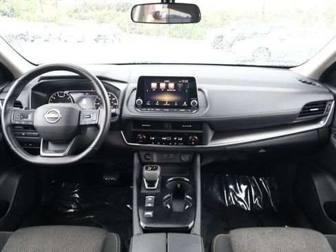 Used 2025 Nissan Rogue SV FWD image 14