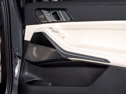 Used 2024 BMW X7 M60i w/ Executive Package image 67