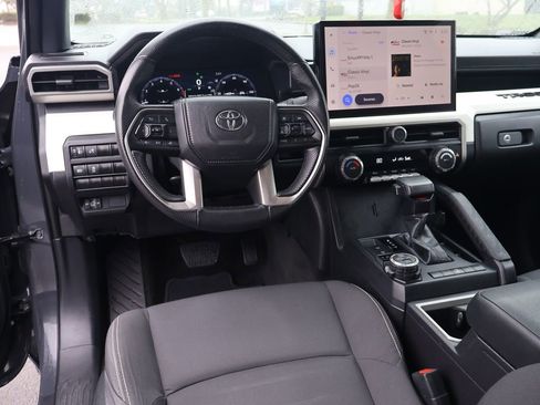 Used 2024 Toyota Tacoma TRD Off-Road image 22