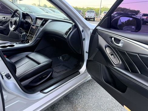 Used 2018 INFINITI Q50 Sport w/ Cargo Package (L95) RWD image 12