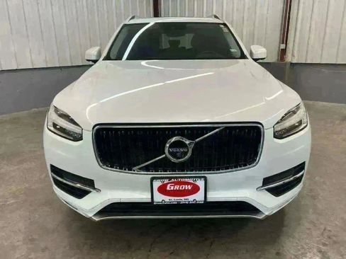 Used 2017 Volvo XC90 T5 Momentum w/ Vision Package image 8