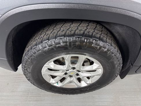Used 2020 Chevrolet Traverse LT image 12